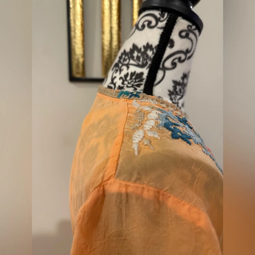 Johnny Was Peach Embroidered V-Neck Top - Picture 6 of 9